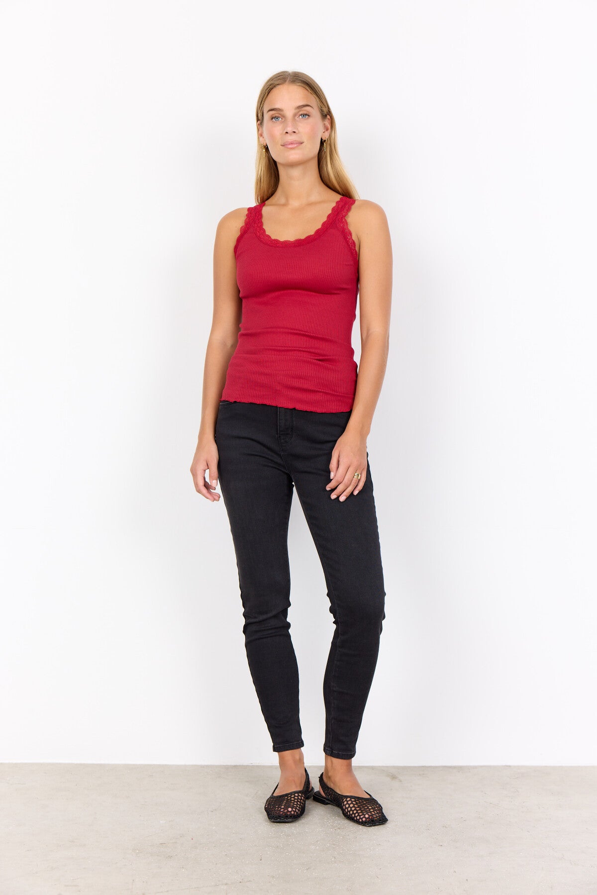 SC-SARONA 1 Topp Mörkröd