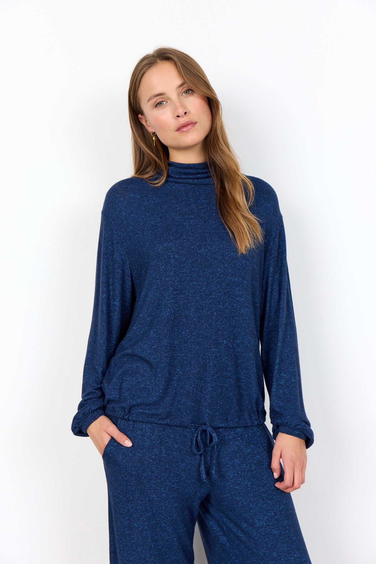 SC-BIARA 147 Blus mörkblå