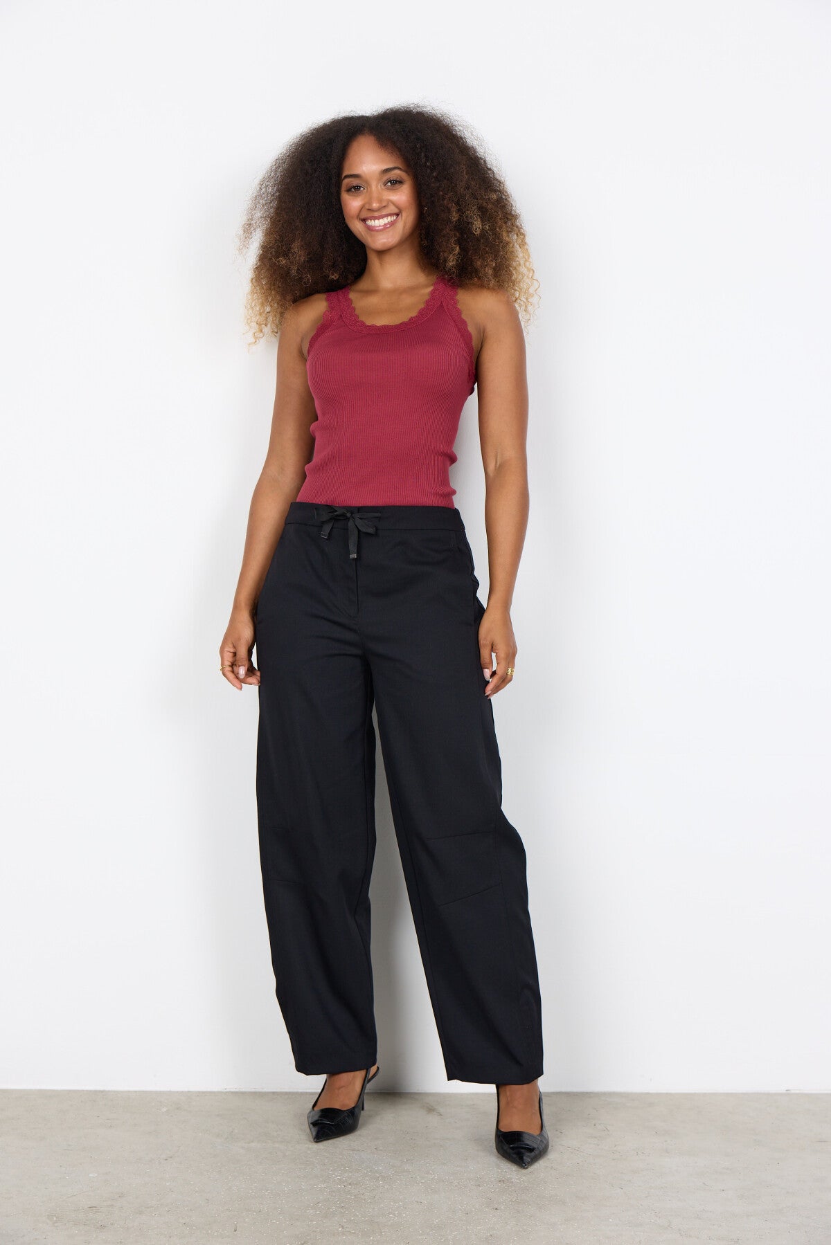 SC-SARONA 1 Topp Rubinröd