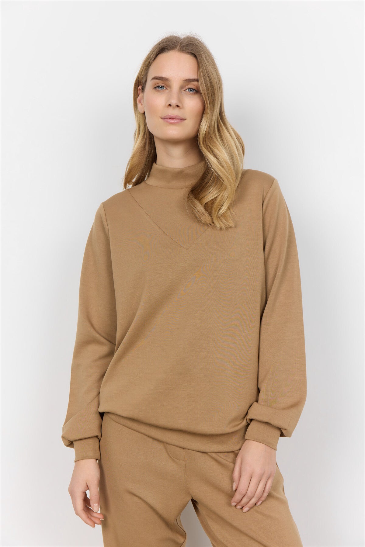 SC-BANU 195 Blus Camel