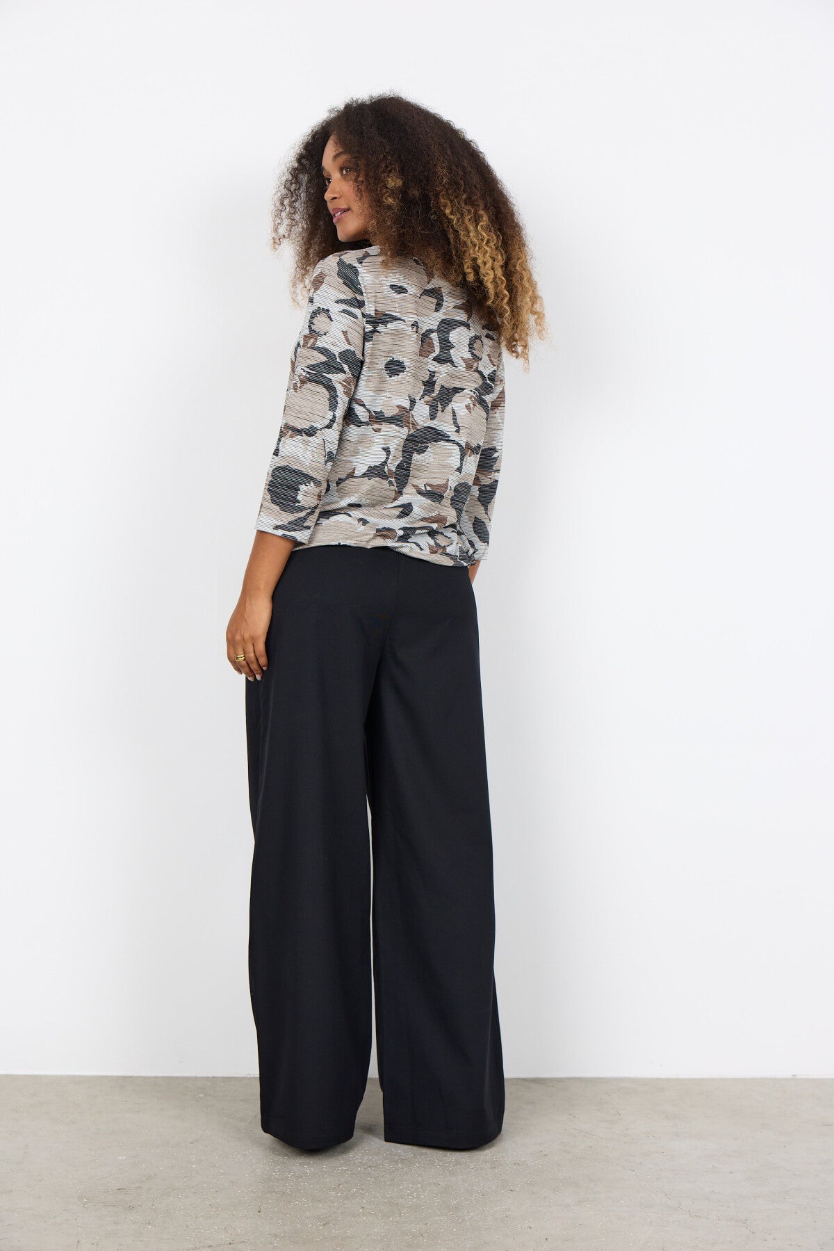 SC-GALINA 68 Blus Sand