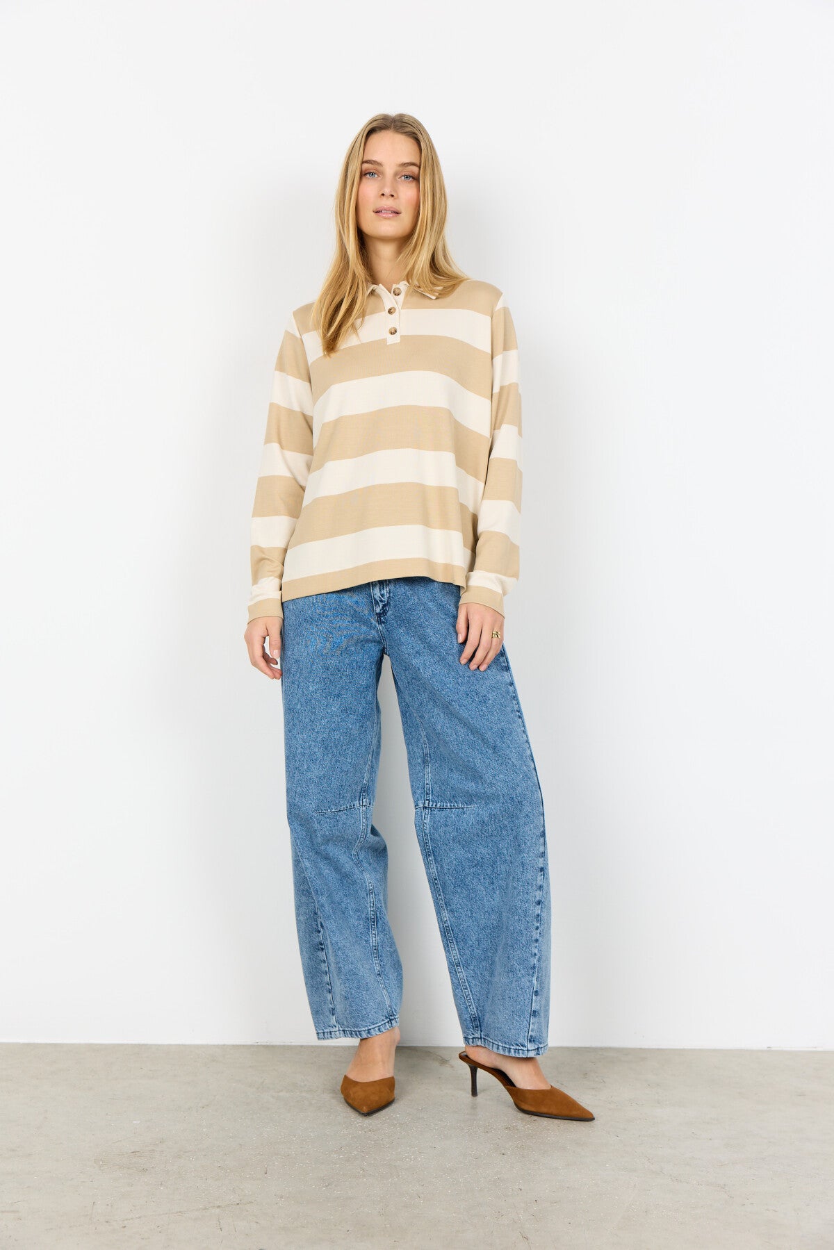 SC-BARNI 48 Blus Sand