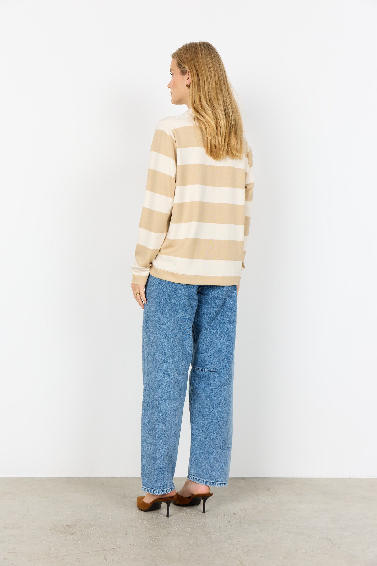 SC-BARNI 48 Blus Sand